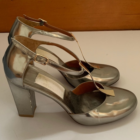 Silver Lanvin Heels - Picture 1 of 6